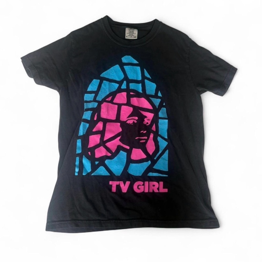 ⋆｡°✩ || small black unisex tv girl stained glass pink and blue grunge indie tee